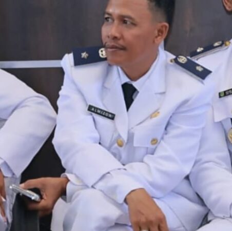 KLARIFIKASI KEPALA DESA KULIM JAYA KECAMATAN KEMPAS INHIL MENGENAI BAGUNAN MULAI RUSAK DAN KANTOR TUTUP DI JAM KERJA HARI JUM'AT