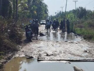 Keluhan Warga Berbuah Tindakan, Jalan Parit Guntong–Pulau Kijang Segera Diperbaiki