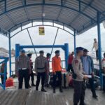 Petugas Pos Pelayanan Laksanakan Pengamanan Kedatangan Kapal di Pelindo Tembilahan Berjalan Aman dalam Ops Ketupat Lancang Kuning 2026