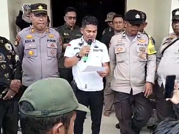 Usai Aksi Damai Warga, Kepala Desa Belantaraya Nyatakan Siap Diberhentikan