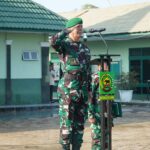 Kasdim 0314/Inhil Pimpin Upacara Bulanan, Tekankan Disiplin dan Kewaspadaan Prajurit