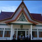 PENEBANGGAN 1000 POHON PINANG MASYARAKAT DILAKUKAN SEPIHAK OLEH BUMDES DESA ROTAN SEMELUR MENDAPAT KECAMAN MASAYARAKAT DI ANGAP TAK BER ETIKA DIDUGA PELANGARAN HUKUM