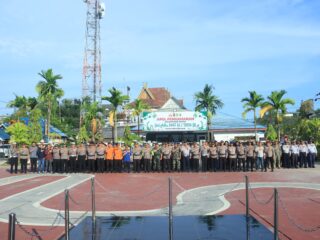 Kapolres Inhil AKBP Farouk Oktora S.H, S.I.K Pimpin Gelar Apel Pengamanan Pawai Malam Takbir Idul Adha 1447 H