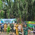 Peringati Hari Mangrove Se-Dunia, Polres dan Kodim 0314/Inhil Gelar Penanaman Pohon Serentak di Sapat