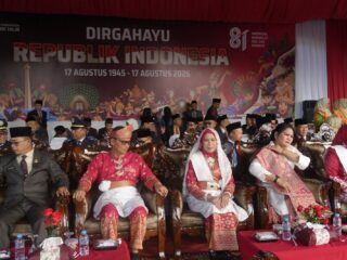 Momen Haru dan Bangga di Tembilahan: Yuliantini Tutup Rangkaian HUT RI Ke-81 Lewat Penurunan Merah Putih